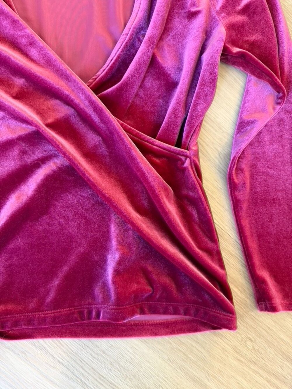J Crew Mercantile Velvet Wrap Top Womens Sz M Berry Red Stretch Ballerina Blouse - Picture 3 of 7